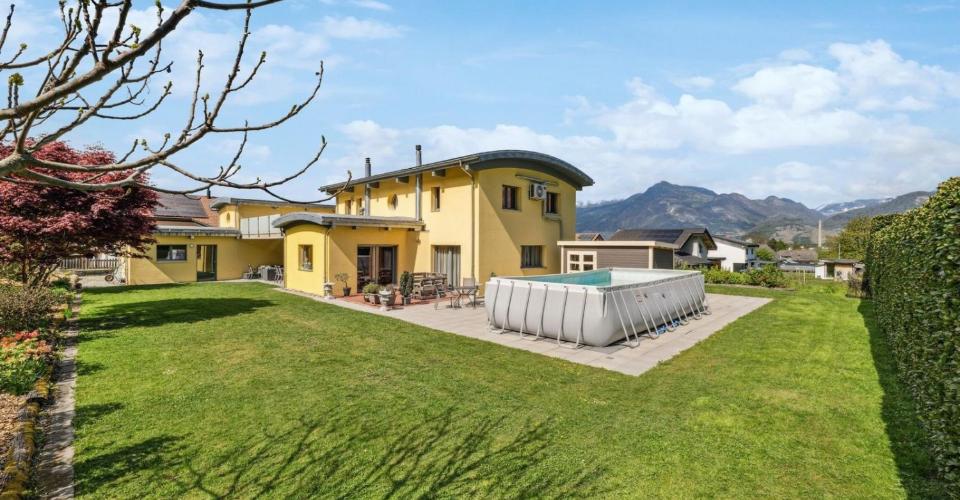 Villa contemporaine avec annexe à Collombey-Muraz