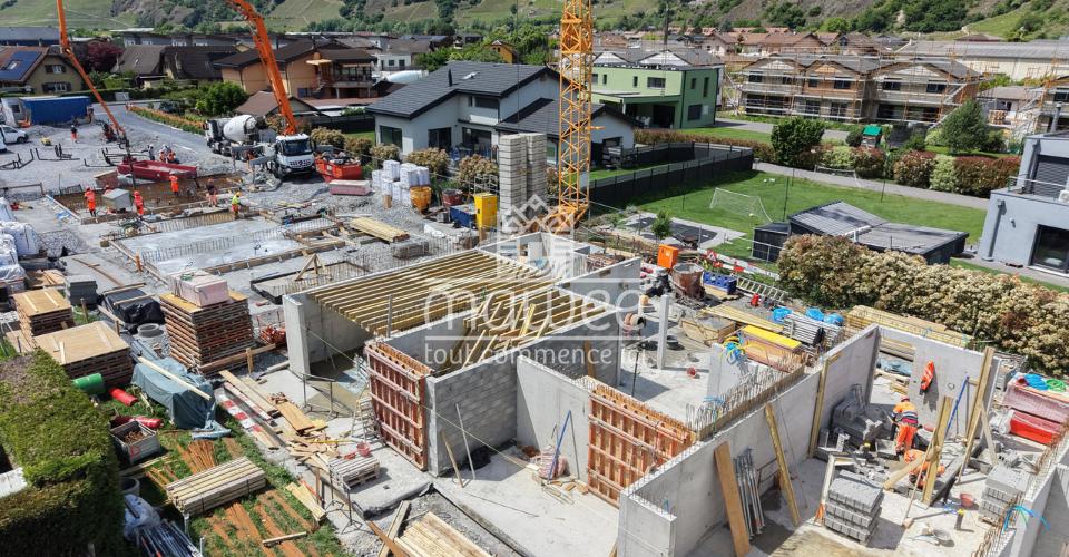 Nouvelle villa contemporaine à Saillon – Un cadre de vie préservé