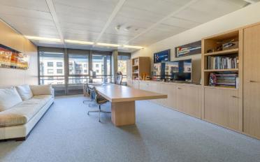 Office - image - 4