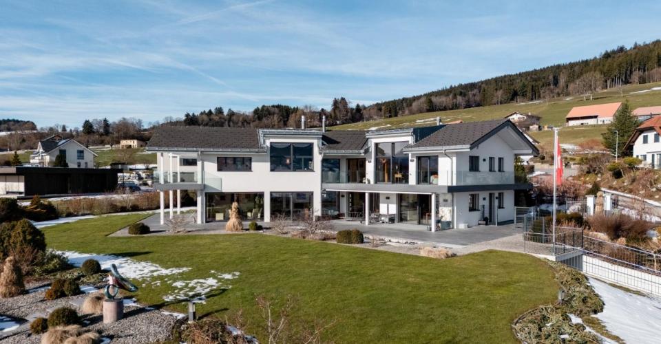 Demeure de prestige avec panorama ouvert sur la Gruyère