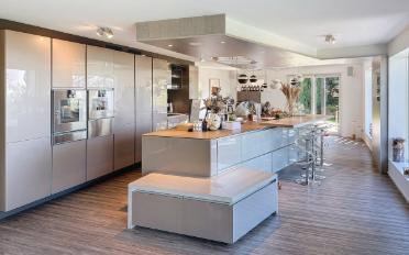 Einfamilienhaus 8.5 Zimmer - image - 3