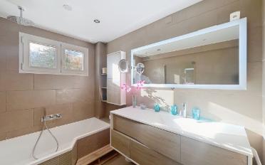 Furnished flat 6 rooms - image - 9