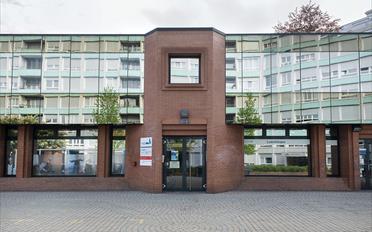 Place à motos couverte 1 pièce - image - 1