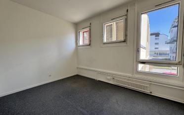 Office - image - 4