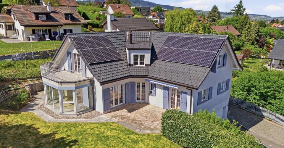 Villa d'exception de 6,5 pièces dans un quartier calme résidentiel avec vue exceptionnelle !