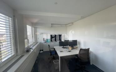 Bureau 4 pièces - image - 2