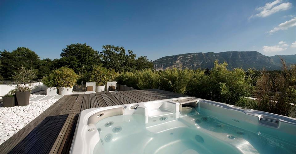Duplex en pignon avec balcon et terrasse en rooftop