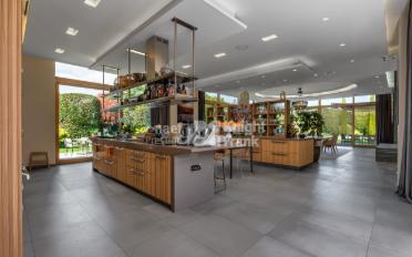 Single house 17 rooms - image - 4