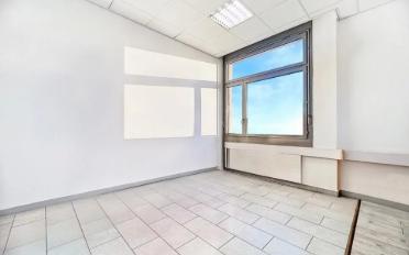 Office - image - 4
