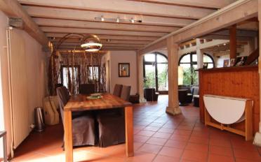 Villa - image - 4