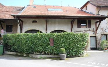 Villa - image - 1