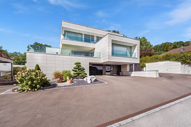 Superbe villa de luxe de 8 pièces à vendre à Courtételle