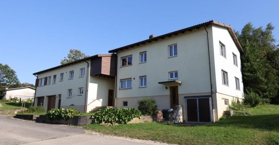 Sur les hauts de Porrentruy, domaine de 12 pièces à vendre