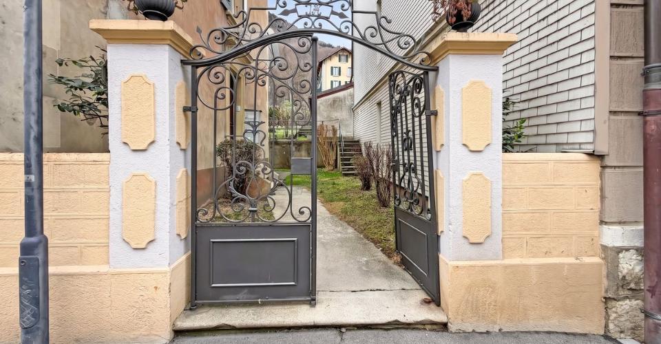 Vallorbe, immeuble de rendement avec 3 habitations