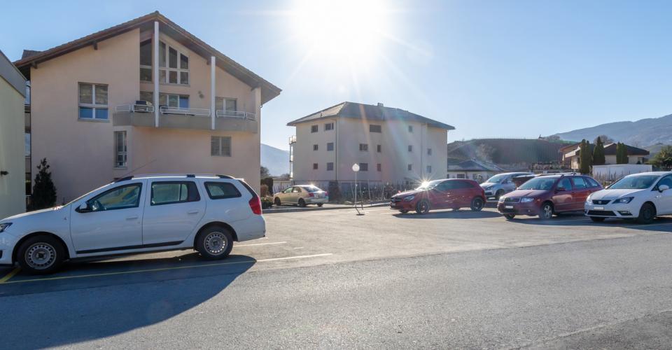 A LOUER  PLACES DE PARC EXTERIEURES A SALQUENEN - SIERRE