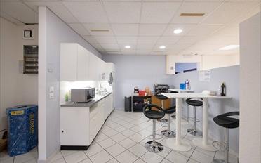 Commercial - image - 3
