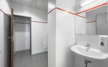 Commercial - image - 8