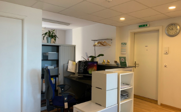 Office - image - 4
