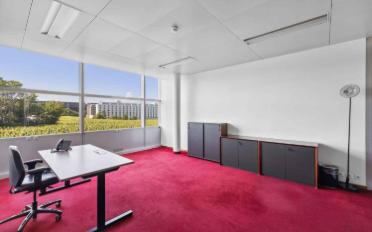 Office - image - 7