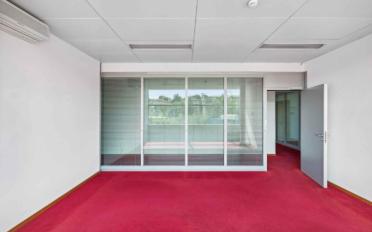 Office - image - 4