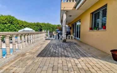 Villa 7.5 Zimmer - image - 2
