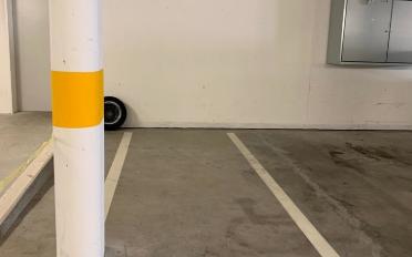 Covered parking place bike - image - 3