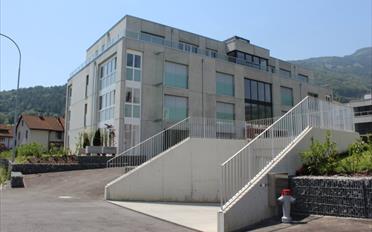 Place à motos couverte - image - 1