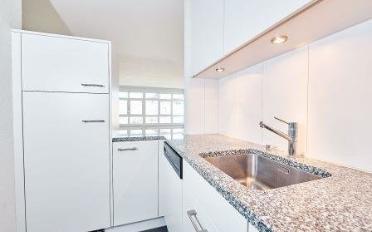 Apartment 4 rooms - image - 7
