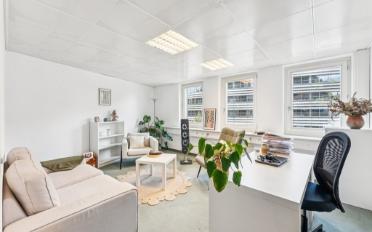 Bureau - image - 1