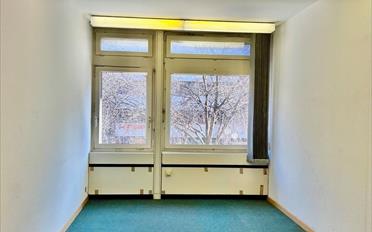 Office - image - 4