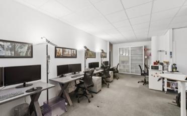 Office - image - 4