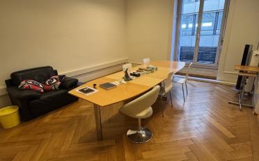 Office - image - 4