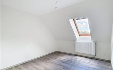 Apartment 4 rooms - image - 9