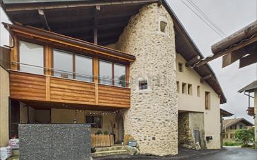 Immeuble résidentiel 8.5 pièces - image - 1