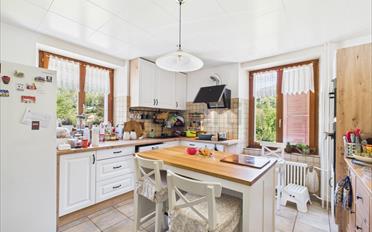 Residential building 10 rooms - image - 1