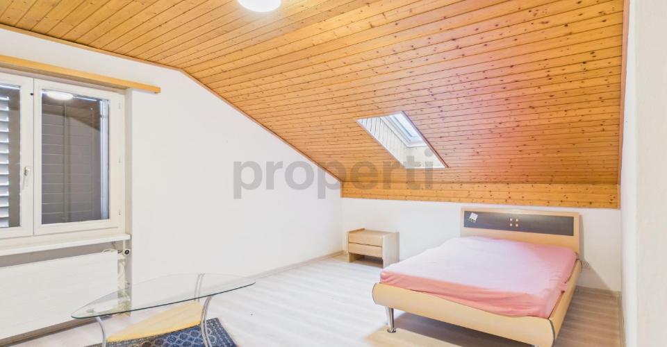 Charmante chambre individuelle avec mobilier pratique à Oberweningen