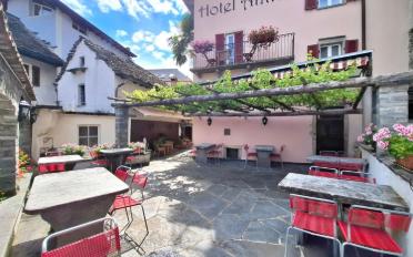 Hôtel 25 pièces - image - 2