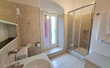 Hôtel 25 pièces - image - 11
