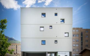 Immeuble résidentiel 12.5 pièces - image - 4