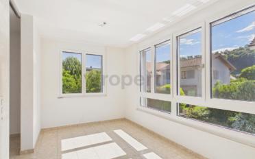 Apartment 4 rooms - image - 8