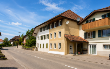 Wohngebäude 8.5 Zimmer - image - 1