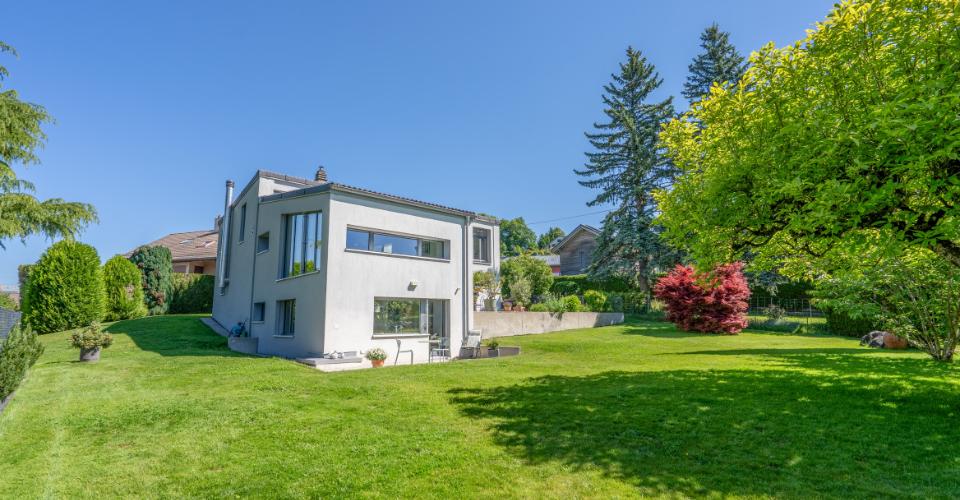 EN EXCLUSIVITÉ: Élégante propriété avec cachet aux portes de Lausanne