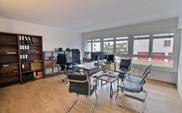 Office - image - 4