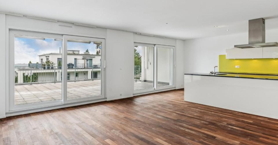 Appartement de 4,5 pièces moderne avec grand balcon & Minergie...