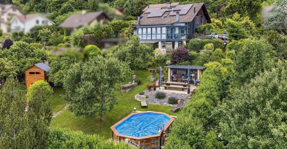 Spacieuse villa avec vue panoramique et espaces indépendants