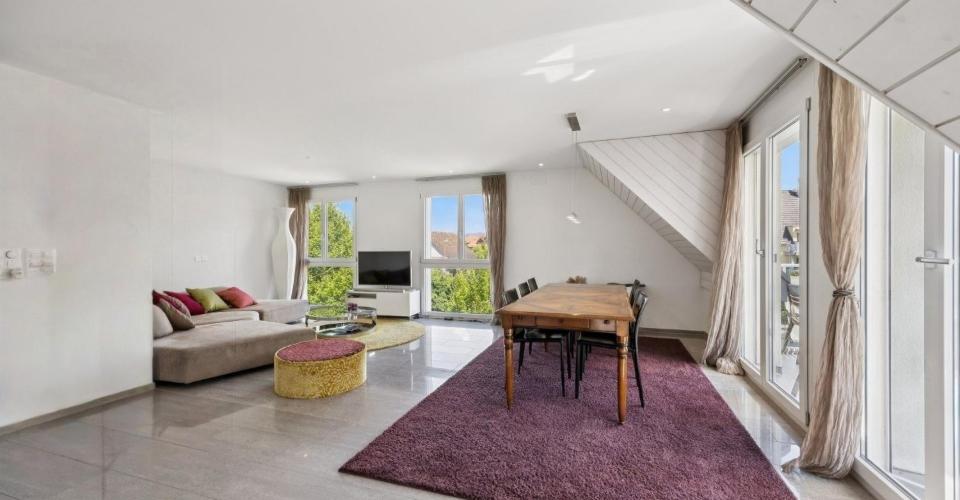 Stilvolle, grosszügige Maisonette mit Weitblick und Galerie