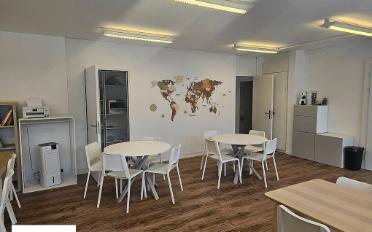 Office - image - 4