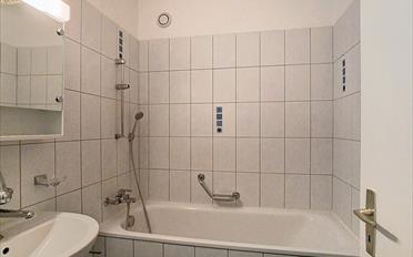 Apartment 4 rooms - image - 9