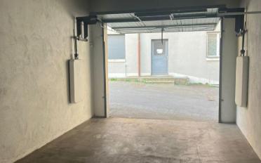 Single garage - image - 2