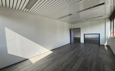 Office - image - 4